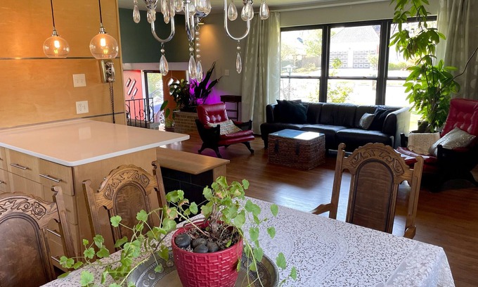 Downers Grove Casa | Mid Century Modern close to Downtown