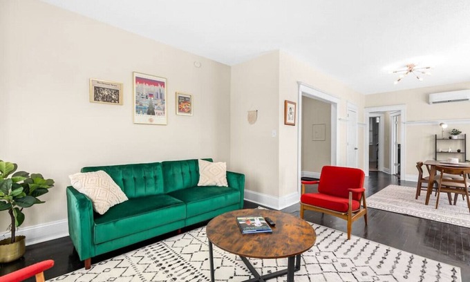 Brush Park Apartamento | Mid Century Modern 1 Bedroom Apt w Mesh WiFi