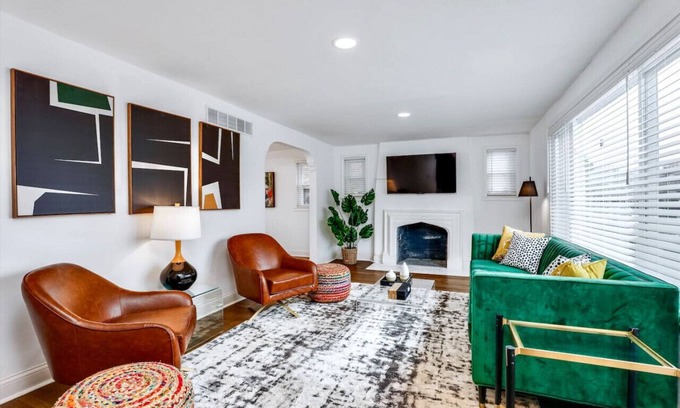 Detroit Casa | Mid-Century Modern Design -Bagley Home Sleeps 12