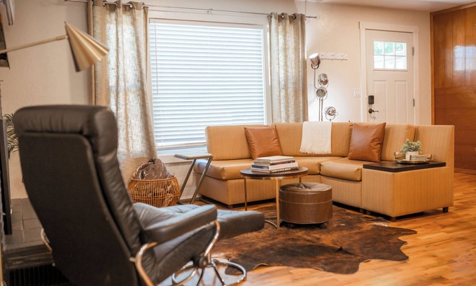Phoenix Casa | Mid Century Modern Guest House