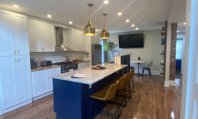 Buffalo Apartamento | Mid century modern home restored from 1920s