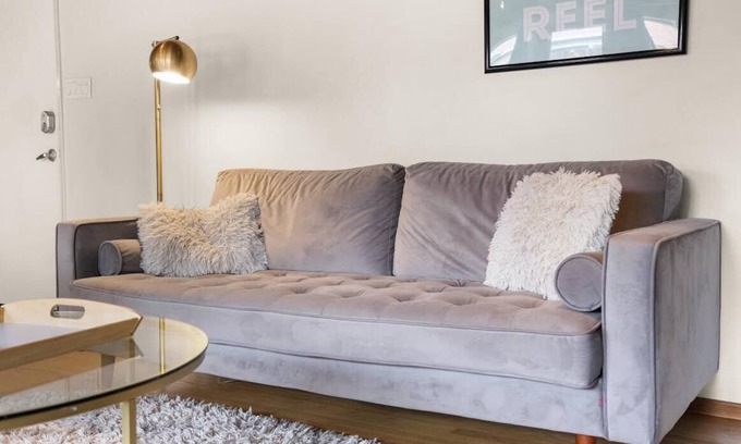 Modesto Casa | Mid-Century Modern Home - Close to Downtown