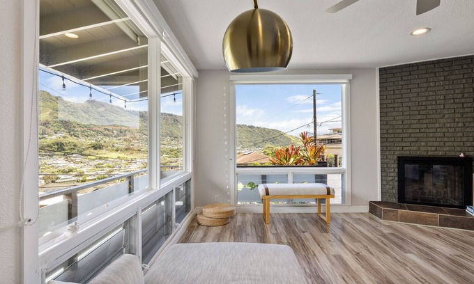 Manoa Casa | Mid-Century Modern Manoa Home with a Mountain View
