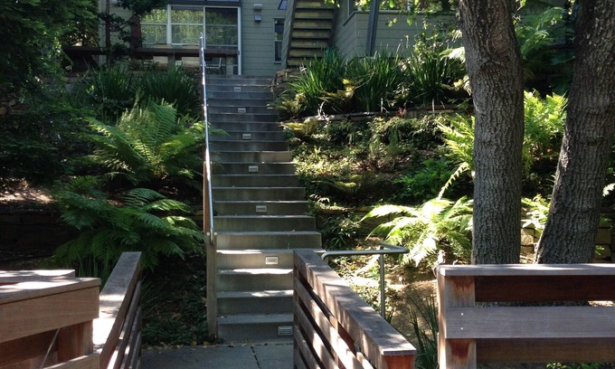 Mill Valley Casa | Hogar inspirado moderno de mediados de siglo
