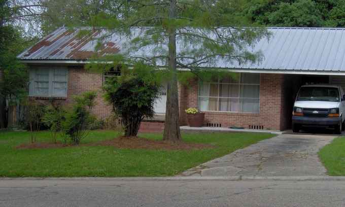 Mid City South Casa | Mid-Century Modern meets Cajun/Creole, hub to Louisiana Festivals & Adventures