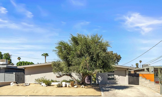 Palm Desert Casa | Mid Century Modern home -newly renovated with swim jet pool, spa on golf course!