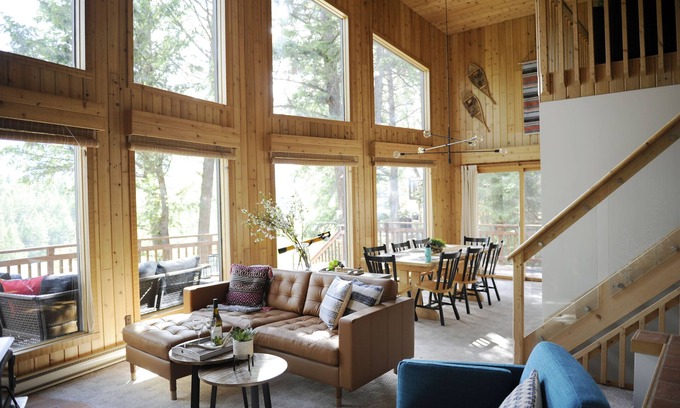 East Kootenay Cabina | Mid Century Mountain Modern Cabin