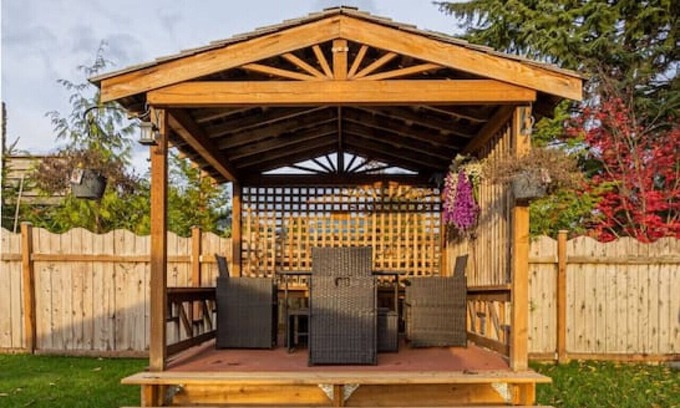 Squamish Casa | Mid-Century Mountain Escape