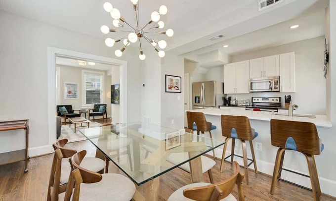 Park View Casa | Mid-Century Townhome Steps from Restaurants