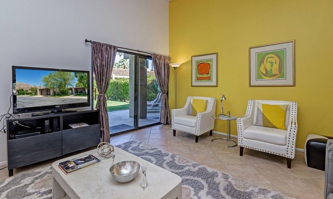 The Rose Garden Condominio | Condominio Wexler de mediados de siglo en The Rose Garden