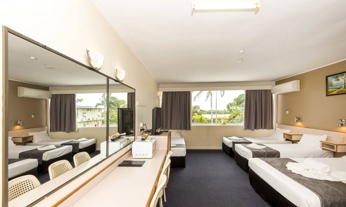 Mackay Hotel | Mid City Motor Inn