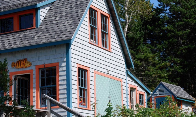 Isle of Springs Cabina | Mid-Coast Maine Island Boathouse: el sueño de un kayakista.