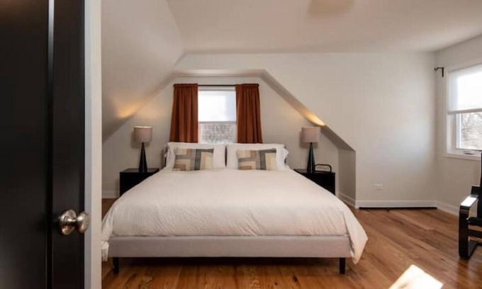 Bridgeview Casa | Mid-Term 4Bed/2Bath, 2x King Beds, 2x Queen Beds