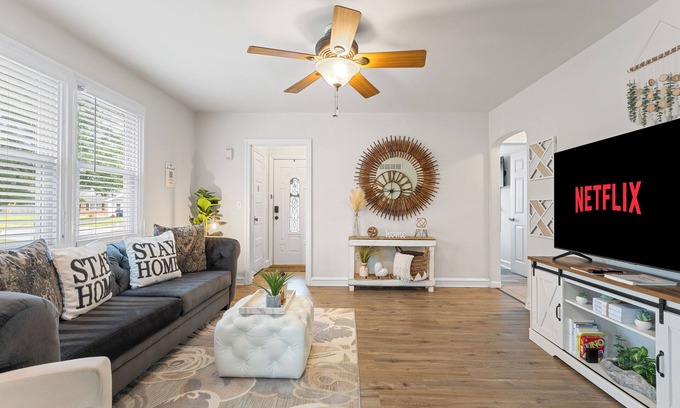 Claymont Casa | Mid Term Stay in North Wilmington ~ Perfect for Families ~ Bonus Gaming Shed