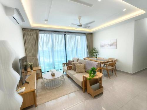 Central District Apartamento | Mid Valley CIQ Lake View 3Bedroom Muji Style