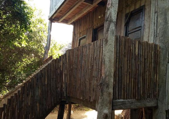 Gede Cama Y Desayuno | Mida Creek Eco Camp - cottage house