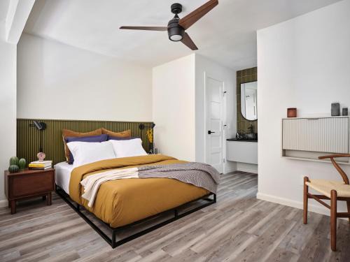 St. Edwards Apartamento | Midcentury Couples Designer Loft - Casa Tuya