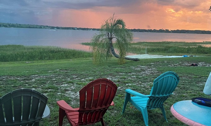 Babson Park Casa | Midcentury Modern Lakefront Retreat on Crooked Lake in Central Florida