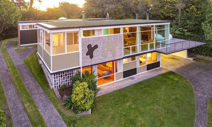 Whanganui Casa | Midcentury Modern Masterpiece - 4bedroom Home in Whanganui