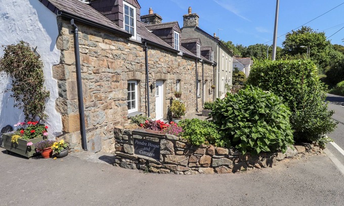 Newport Cabaña | Middle Cottage, NEWPORT, PEMBROKESHIRE