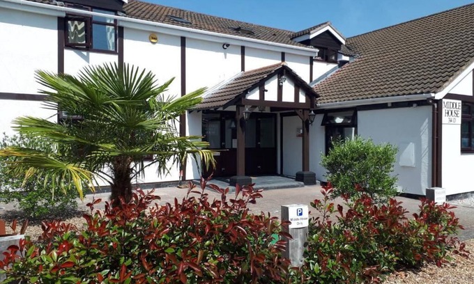 Binley Cama Y Desayuno | Middle House Bed and Breakfast