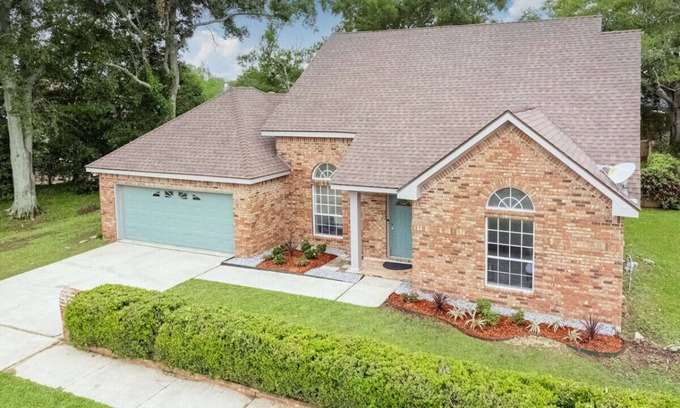 Milton Casa | Middle Of Town, Pet Friendly