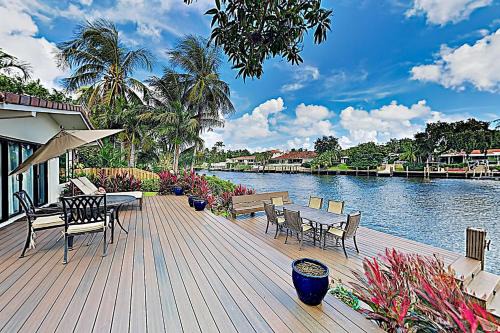 Bal Harbour Casa | Middle River Lookout