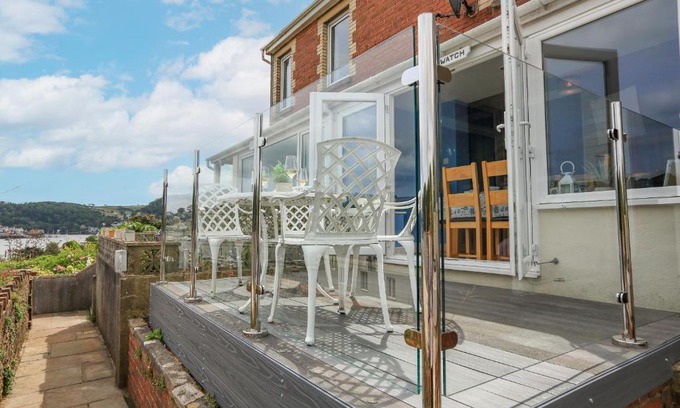 Dartmouth Casa | Middle Watch