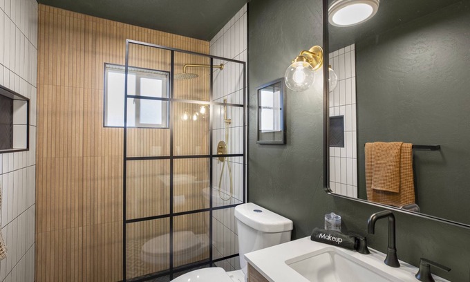 Great Falls Casa | Midnight Montana Retreat
