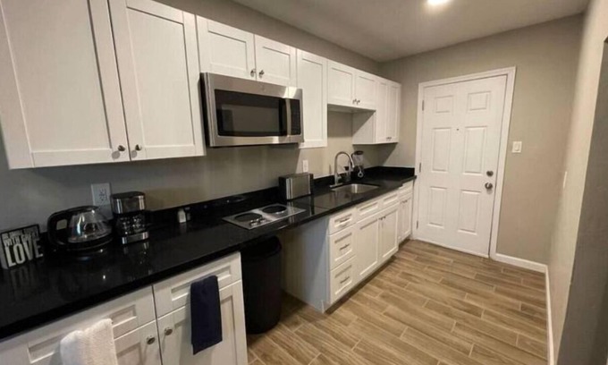 Cheery Lynn Casa | Midtown 1BR – Stylish Unit D
