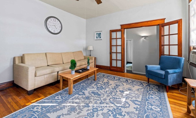Clifton Heights Apartamento | Midtown Apt Near Downtown&U of C- Hangout Unit 1&3