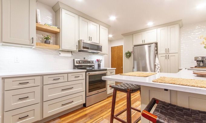 Dubuque Casa | Midtown Comfort & Convenient home - 3 bedrooms in Dubuque
