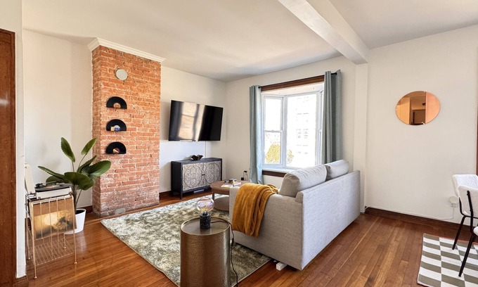 Midtown Casa | Midtown Gem - Sound Booth @ Willis St Retreat