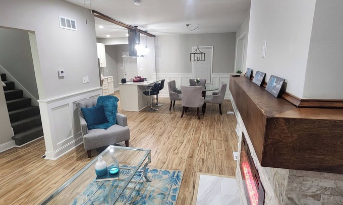 Kansas City Casa | Midtown Get Away or Stay for