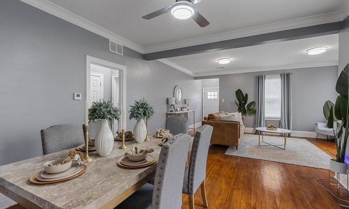 Vollintine-Evergreen Casa | Midtown Retreat - 4mi to Downtown / Large Private Deck