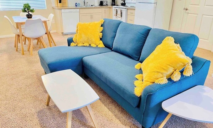 Old Southwest Casa | Midtown Townhouse 3TVs Fast WiFi 2 Baths Sleeps 6