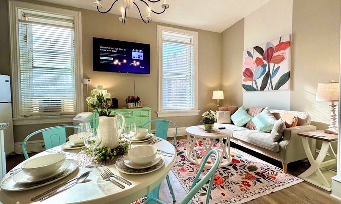 Harrisburg - Hershey Apartamento | Midtown Whimsical Apartment 1 Block To River- Walk To Restaurants!