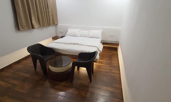 Damoh Complejo | Midway Treat Sanctuary Resort & Restaurant