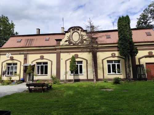 Brzesko Apartamento | Mieszkanie w Oficynie Pałacu Goetza BRZESKO
