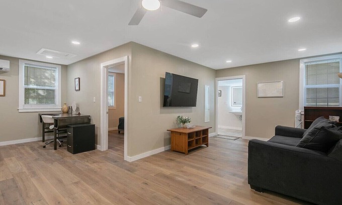Westover Casa | Mighty Mesa (ADA compliant)