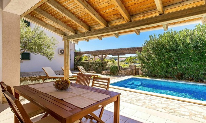 Rab Apartamento | Mihaela 1 310.1