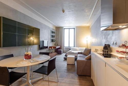 Scala Apartamento | Milan Royal Suites - Centro Duomo