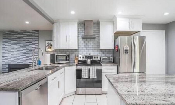 Welby Casa | Mile-High Modern Haus | Hot Tub | Fenced in Yard | Sleeps 16