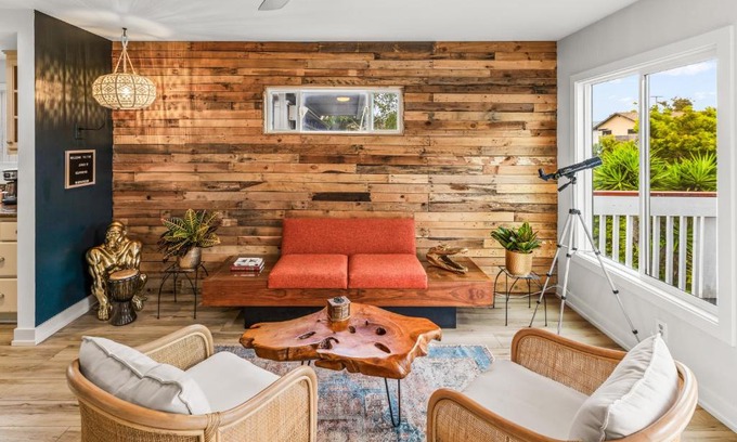 Townsite Casa | Mile to Beach! Private, Family & Pet Friendly Oasis! Pool Table & Hot tub!