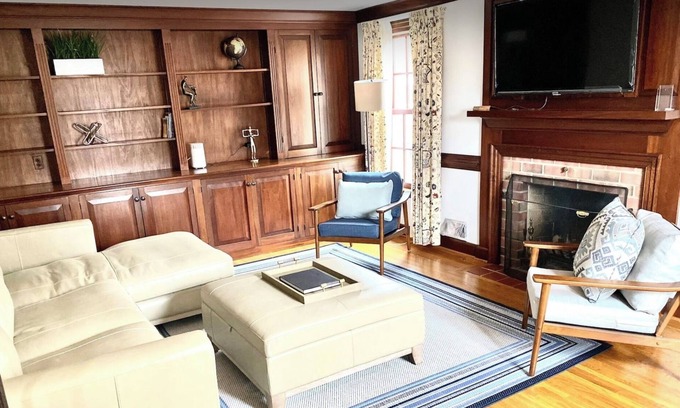 Williamsville Casa | Mill House 3 bedroom in Williamsville/Buffalo