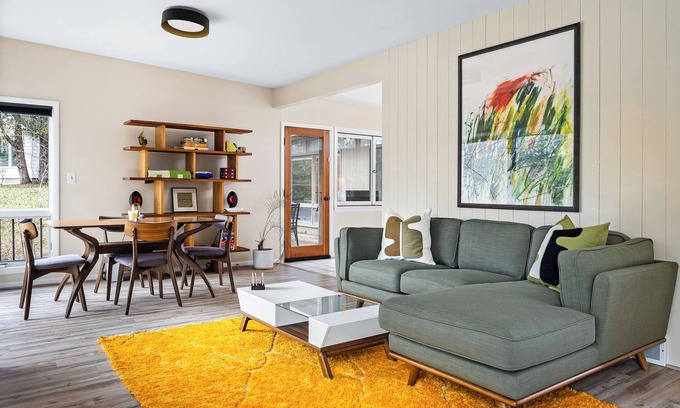 Northport Casa | Mill Pond, large patio, pet friendly, walk to town