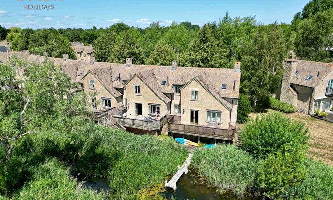 Cirencester Casa | Mill Village 63, Coot Cottage (P)