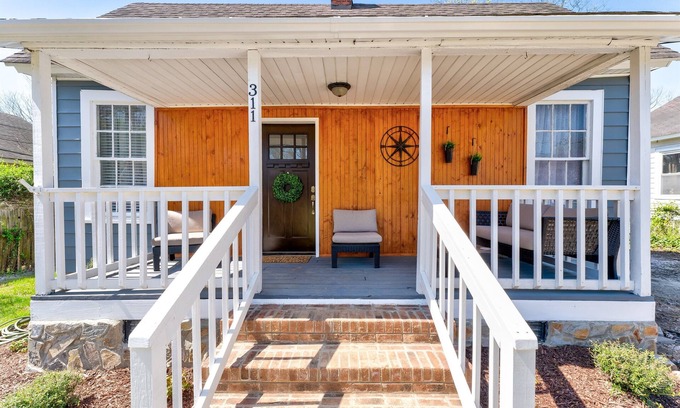 Rock Hill Casa | Millie the Mermaid - Renovated Mill house circa 1906 Near Winthrop