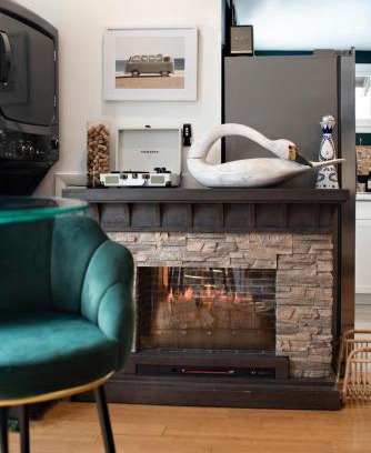 Glenwood Springs Casa | Million Dollar Creekside Treehouse Hottub Rafting Hiking Fishing and Mins to Glenwood and Hotsprings