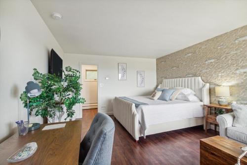 Petoskey Casa | Million dollar sunset views 5Min to DT Petoskey